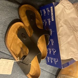 BRAND NEW Birkenstocks Size 41